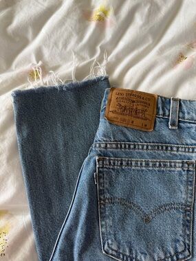Levi's VTG Women's Light Blue Straight Leg Jeans Frayed Hem, 28 waist, 11 rise